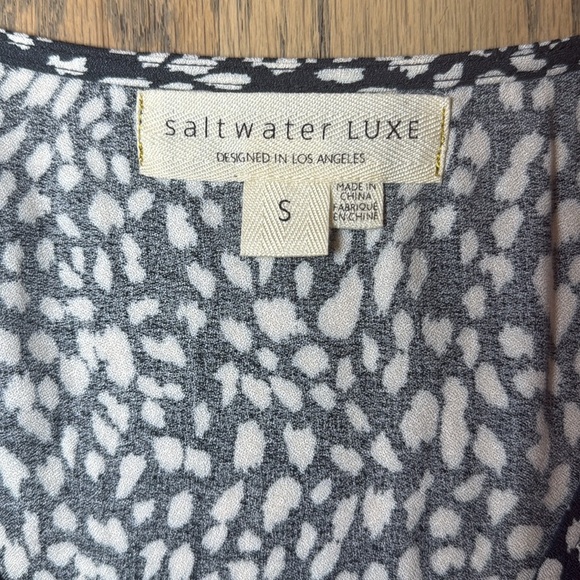Saltwater Luxe Women’s Crop Keyhole Front Blouse Indigo and White Size Small - Picture 4 of 13